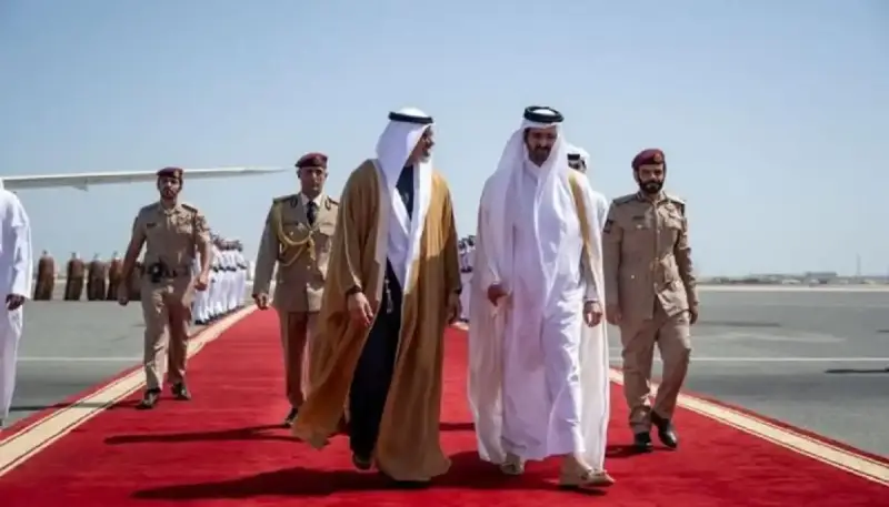 ولي عهد أبوظبي يصل إلى الدوحة