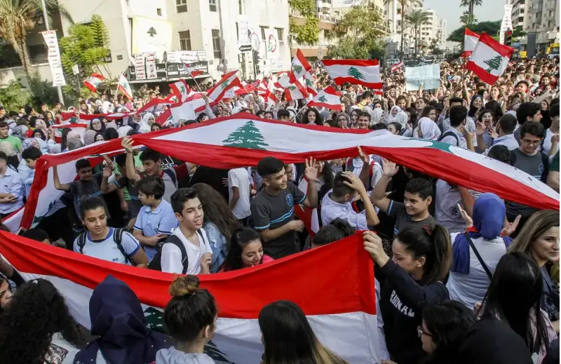 الشعب اللبناني