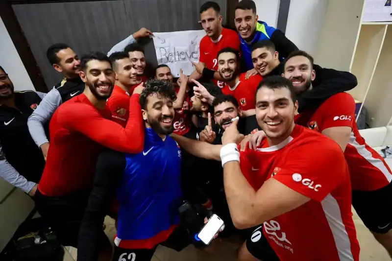 يد الأهلي