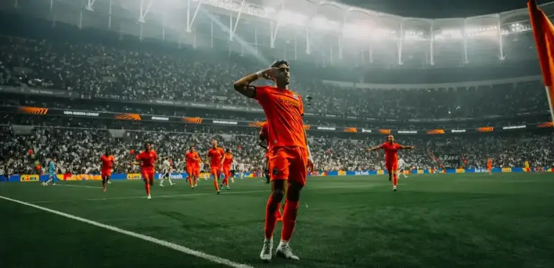 اللاعب المصري عمر مرموش