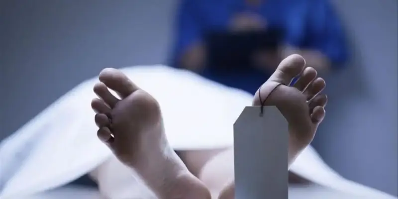 مغربية تحنط جثة والدتها بالملح