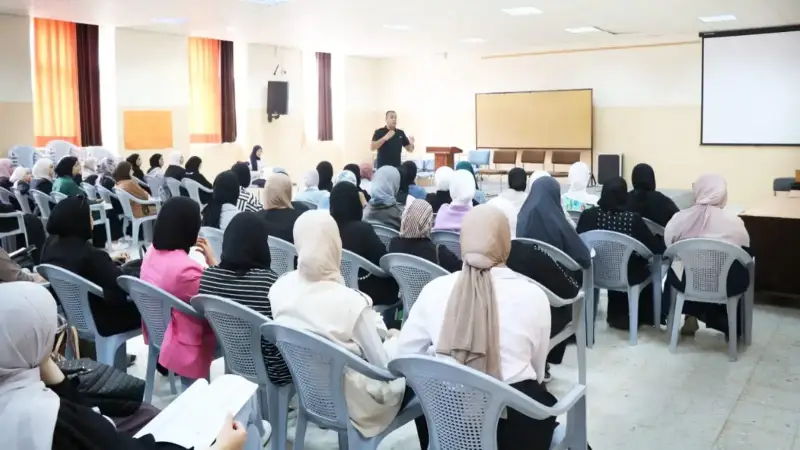 حاضرة توعوية لطلبة الكلية الجامعية للعلوم التربوية