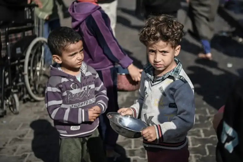 انتشار المجاعة وتفاقمها في جميع أنحاء قطاع غزة