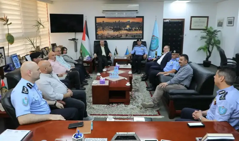 مدير شرطة فلسطين ورئيس بلدية نابلس