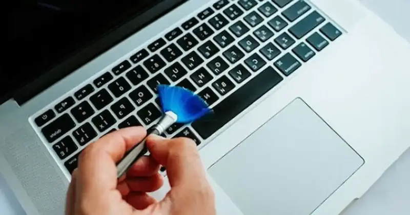 تنظيف اللاب توب