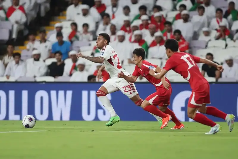 أوزبكستان ضد الإمارات