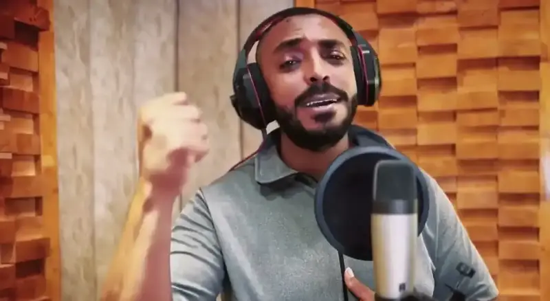 المنشد حمزة أبو قينص