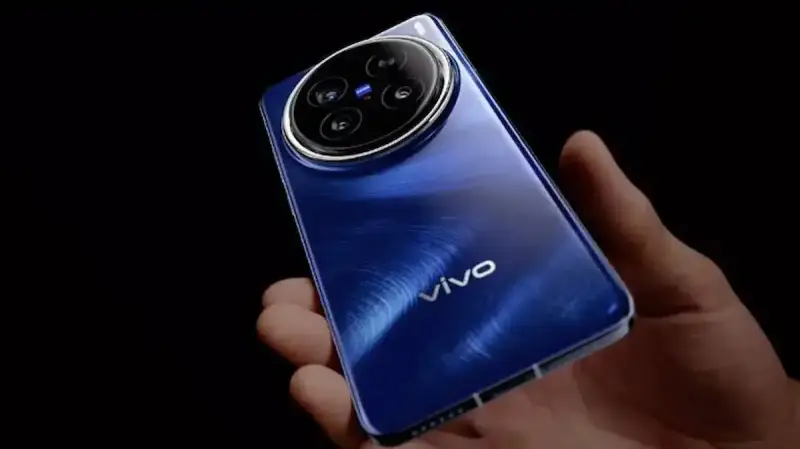 هاتف vivo X200 بكاميرا متقدمة ومعالج Dimensity 9400