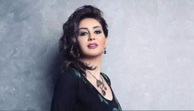 وفاء عامر