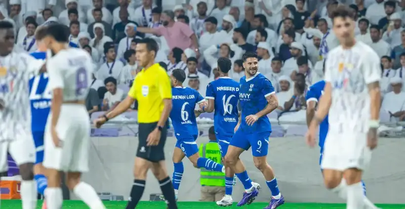 العين ضد الهلال