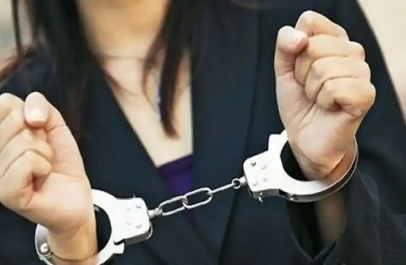 القبض على فتاة في نابلس