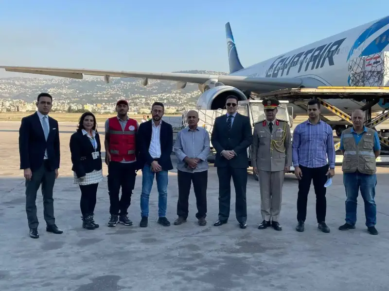 أعضاء من السفارة المصرية في لبنان وممثلون عن الحكومة اللبنانية
