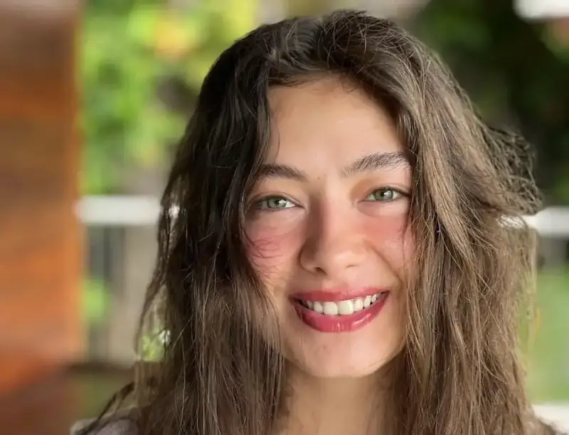 نسليهان أتاغول تستمتع برحلة نيلية في أول زيارة لها إلى مصر