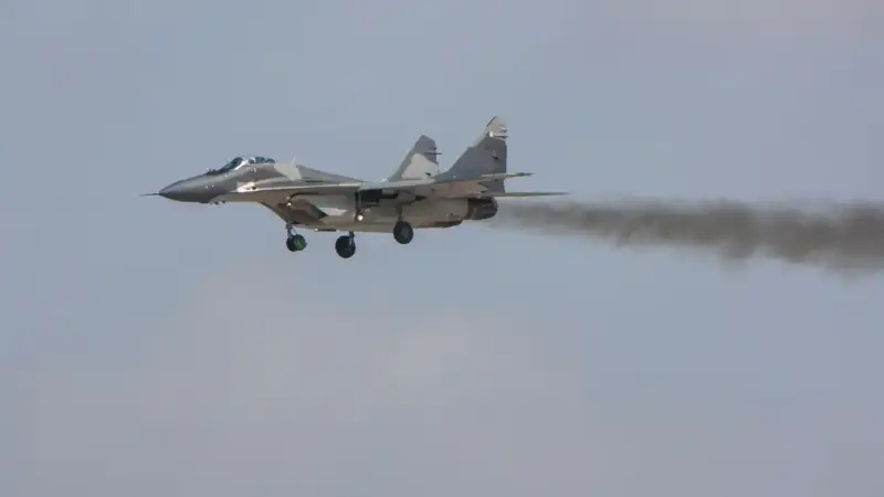 طائرة حربية