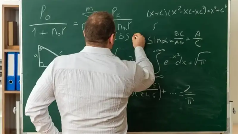 التقديم على وظيفة معلم مساعد