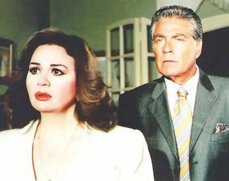 إلهام شاهين تنعي مصطفى فهمي
