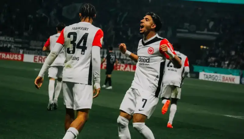 آينتراخت ضد بوروسيا مونشنغلادباخ