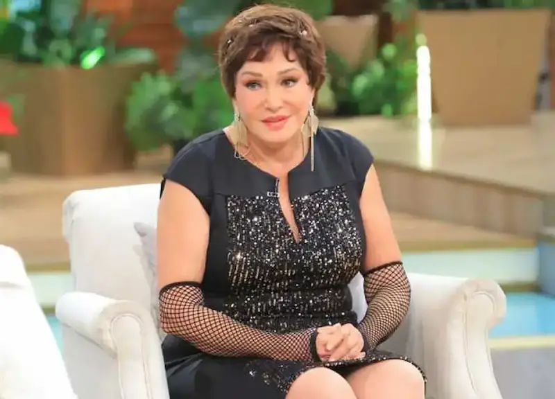 لبلبة تكشف عن قصة حبها من طرف واحد