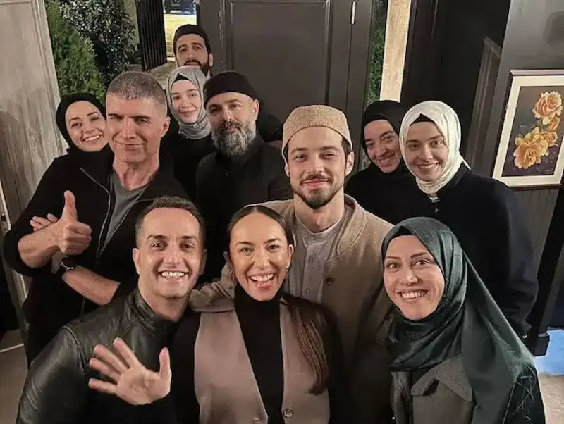 مسلسل البراعم الحمراء