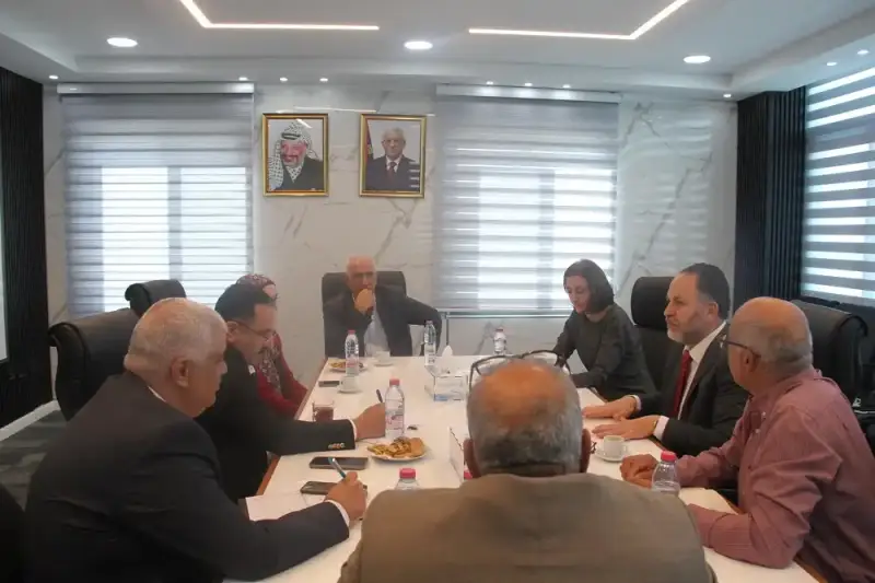 اجتماع سلطتي الطاقة والمياه بفلسطين