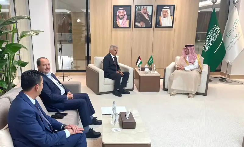 وزير التعليم الفلسطيني مع نظيره السعودي