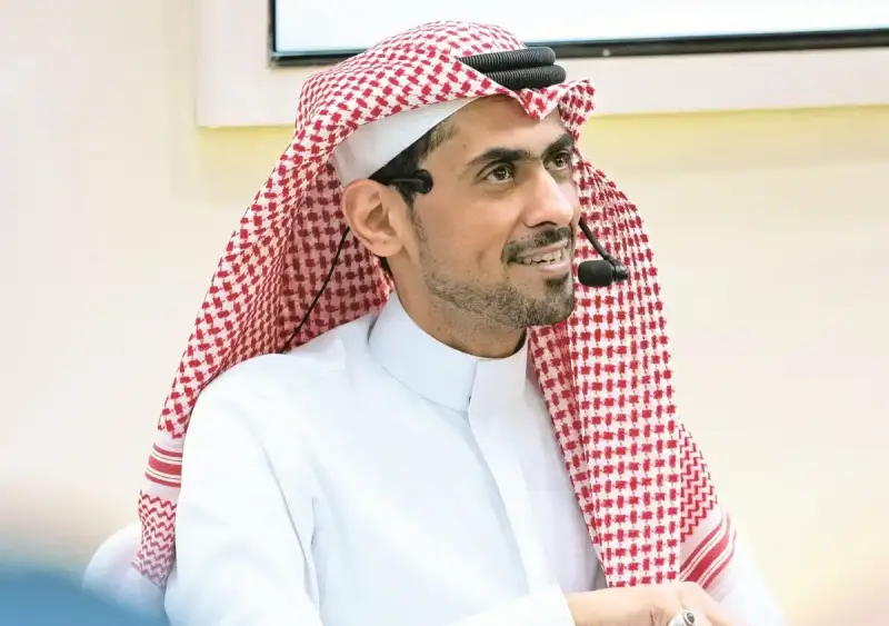 الروائي السعودي أسامة المسلم