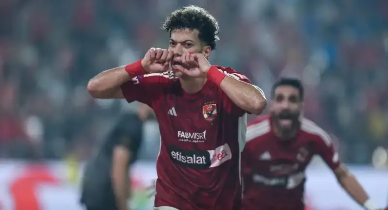 إمام عاشور لاعب الأهلي