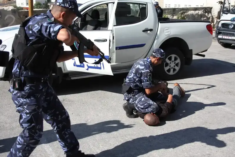 الشرطة والأجهزة الأمنية