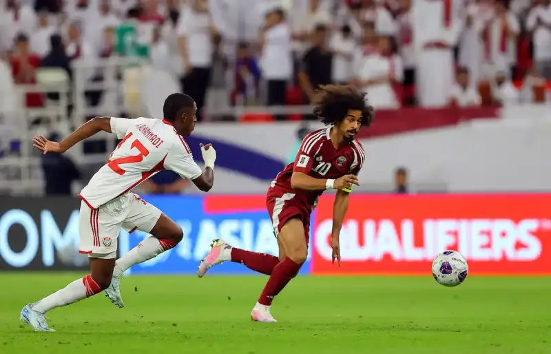 الإمارات ضد قطر