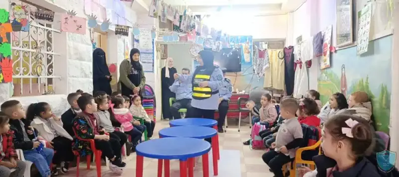 شرطة الفلسطينية تنظم نشاطًا ترفيهيًا للأطفال