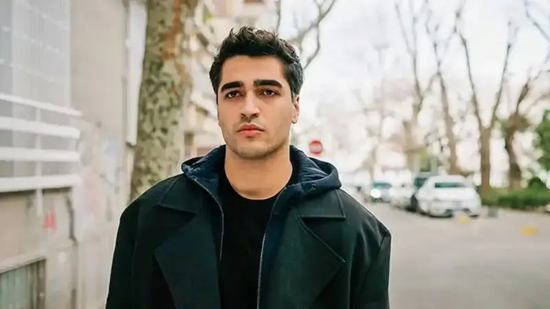 نتفليكس تُعلن عن عرض فيلم "الرجل المجروح" ببطولة مارت رمضان ديمير