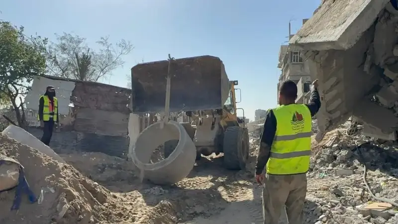 شروع صرف صحي بأحياء خان يونس