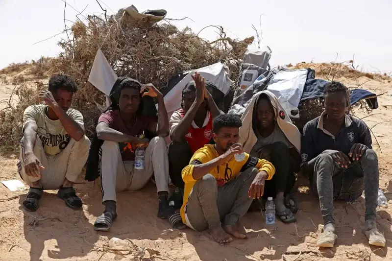مجموعة من المهاجرين في ليبيا