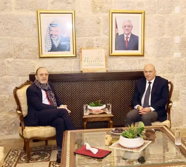 وزير السياحة الفلسطيني مع سفير المسكيك