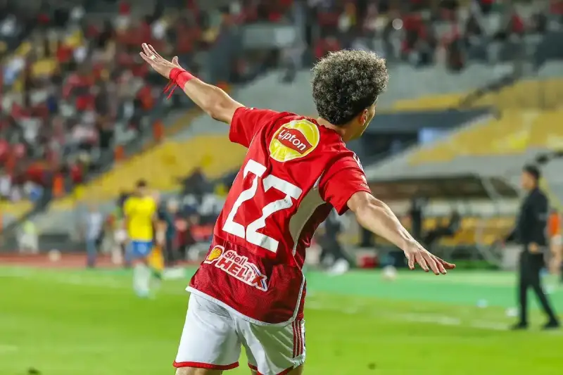 إمام عاشور لاعب الأهلي