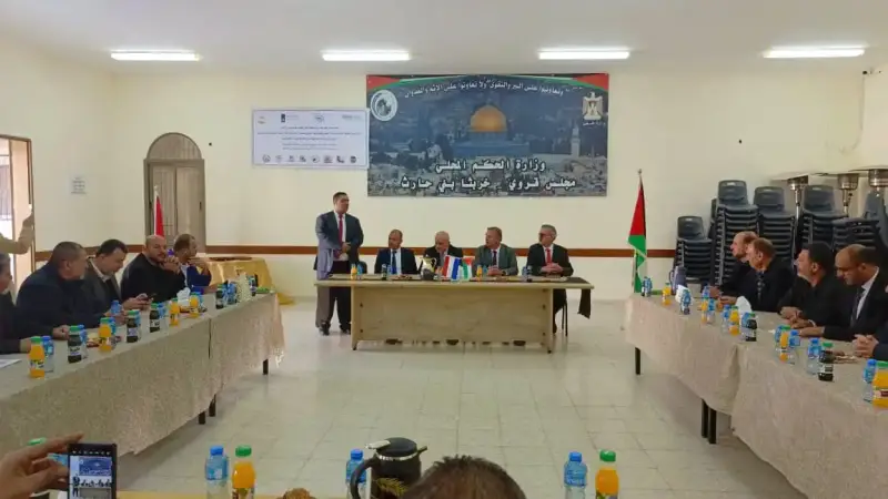 تسليم حاويات للنفايات الصلبة برام الله