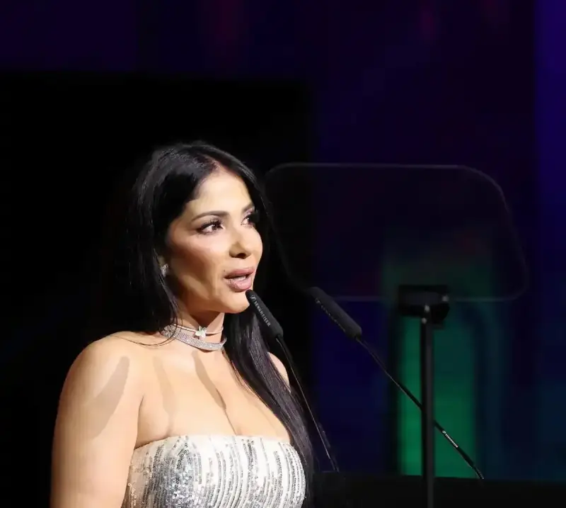 تكريم منى زكي في مهرجان البحر الأحمر السينمائي الدولي 2024