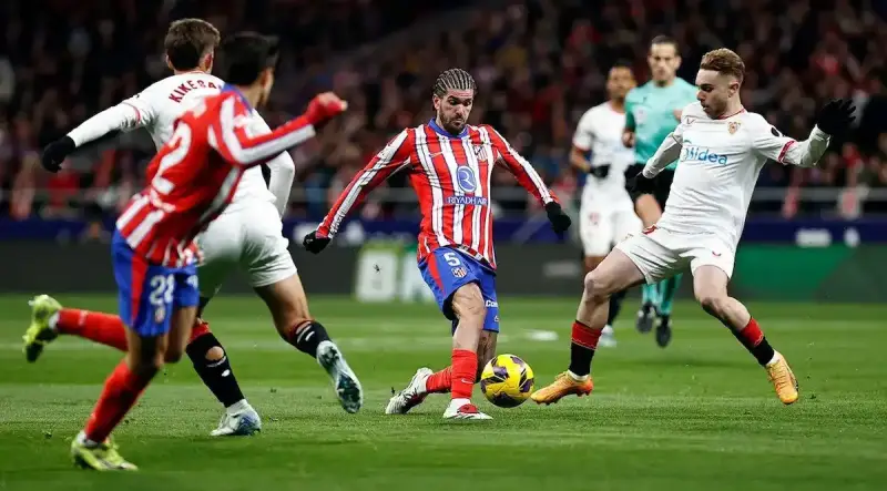 أتلتيكو مدريد ضد إشبيلية