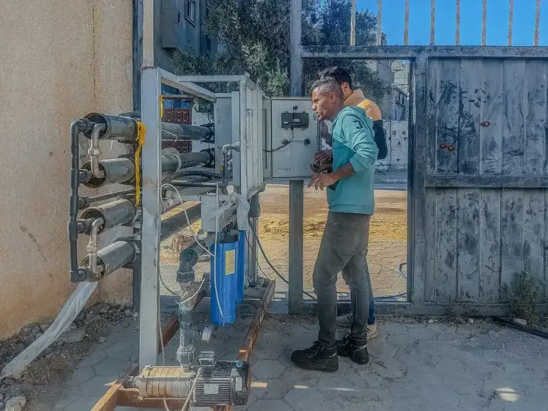 صيانة محطة تحلية المياه في بلدية المغازي