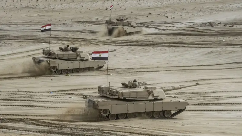 الجيش المصري في عرض عسكري