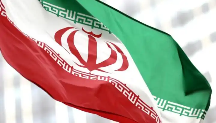 علم إيران