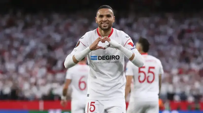 المهاجم المغربي يوسف النصيري