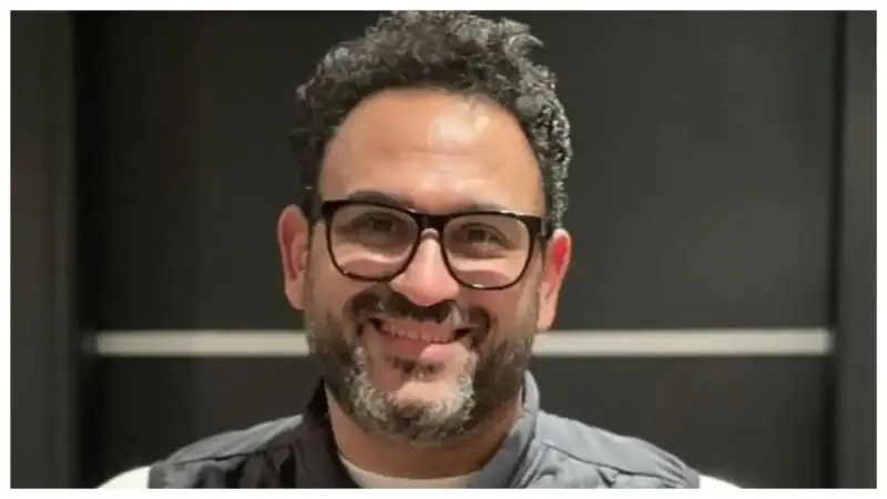 الفنان أكرم حسني