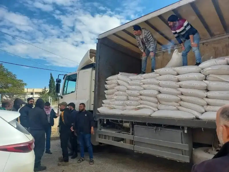 توزيع أعلاف ثروة حيوانية على مزارعي الأغوار