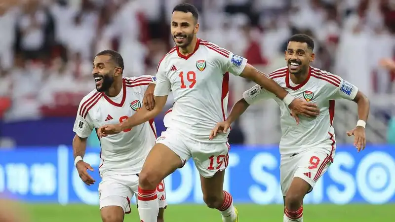 الإمارات وعمان