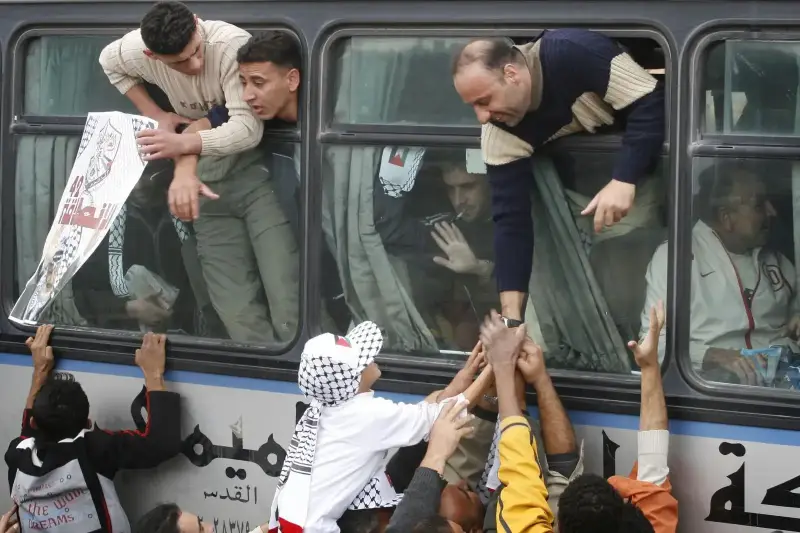 صفقة الأسرى