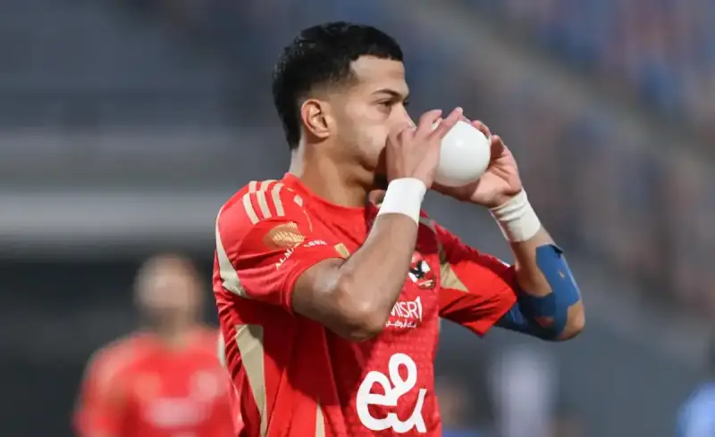 احتفال إمام عاشور لاعب الأهلي المصري