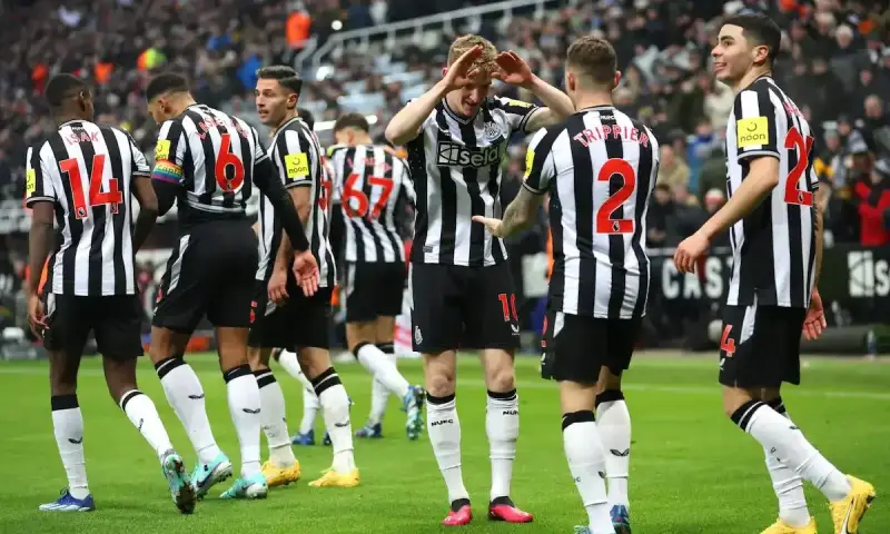 آرسنال ضد نيوكاسل يونايتد