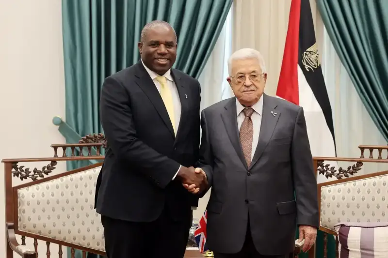 الرئيس الفلسطيني مع وزير خارجية بريطانيا