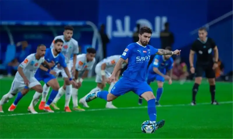 الهلال ضد الفتح